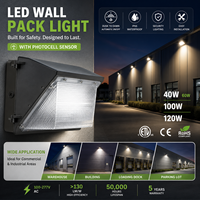 Applique murale LED extérieure étanche IP65 avec capteur photocellule, allumage crépusculaire, éclairage de sécurité commercial mural