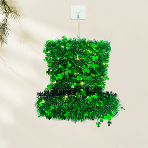 Décoration murale de fête en plastique vert avec breloque chapeau trèfle irlandais pour la Saint-Patrick - Product Image 3