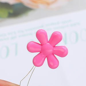 Renkli el dikiş aracı çiçek şekli kolay plastik iğne geçirici - Product Image 3