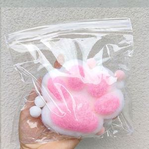 Jouet géant en peluche patte de chat à presser, jouet anti-stress Kawaii à rebond lent pour adultes, pour soulager le stress et la tension - Product Image 6