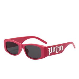 Lunettes de soleil élégantes pour femmes avec imprimé lettres, protection UV400, monture PC rouge, style Y2K tendance, pour Instagram et le street style - Product Image 2