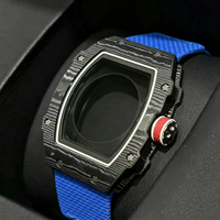 La dernière montre mécanique entièrement automatique 6702 avec un design ultra-fin de 7,8 mm est une élégante montre-bracelet pour homme en fibre de carbone