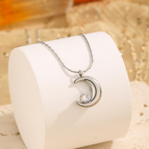 Collar XL170 para Mujer con Colgante de Luna Creciente con Cristales Engastados, Cadena Ajustable de Acero Inoxidable, Joyería de Moda - Product Image 6