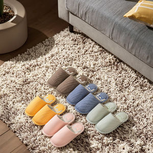 Nouvelles pantoufles d'automne et d'hiver pour la maison, chaleur intérieure et antidérapantes en PVC, vente en gros - Product Image 1