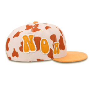 Casquette ajustée Tcap China personnalisée en tissu 100% acrylique avec logo en cuir brodé - Product Image 4