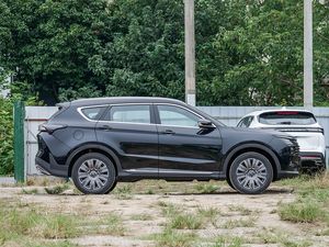 JETOURs X70 PLUS Caja de cambios manual de lujo de 5 puertas y 7 plazas para automóvil Opciones de luz oscura disponibles para combustible eléctrico híbrido de gasolina-Comprar - Product Image 6