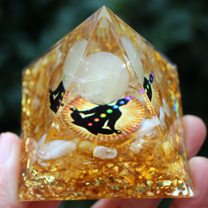 Pirámide de Citrino en Resina Epoxi, Adorno de Escritorio para Oficina, Diseño Feng Shui - Product Image 3