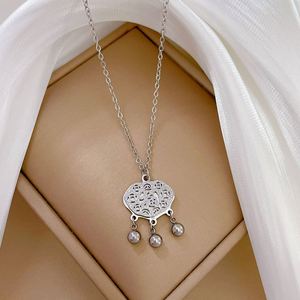 All Titanium Steel Fashion Gilded Temperament Lucky Lock Pendant Necklace Exquisite Jewelry Geometric Chinese Style Necklace - Product Image 4