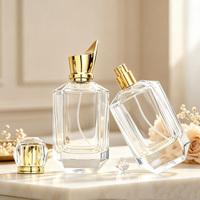 Vente en gros de flacons de parfum carrés en verre vides de haute qualité de 100 ml avec bouchon doré, pulvérisateur à pompe, emballage imprimé à l'écran