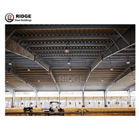 Étable à bétail, hangar d'élevage, structure en acier, toiture en tôle d'acier, structure en acier robuste, poulailler