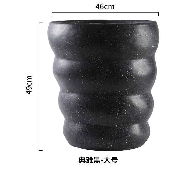 Grand noir élégant