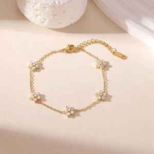 <span class=keywords><strong>Bracciale</strong></span> alla Moda Placcato <span class=keywords><strong>Oro</strong></span> con Zirconi, Gioiello Antiossidante in Acciaio Inossidabile, Braccialetti Regolabili con Fiore di Diamanti per <span class=keywords><strong>Donna</strong></span>, Idea Regalo - Product Image 4