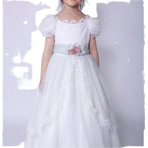 Elegante Vestido de Primera Comunión Blanco de Encaje con Cuello Redondo, Corte en A, Mangas Abullonadas Transparentes y Cinturón Floral Verde Azulado para Niñas - Product Image 3