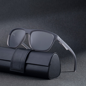 แว่นกันแดดโพลาไรซ์กรอบสี่เหลี่ยมลาไฟท์สำหรับผู้ชายป้องกันรังสียูวี 400 กรอบพลาสติกสีดำและกรอบโลหะร่มกันแดดสำหรับขับรถกลางแจ้ง - Product Image 5