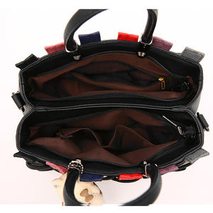 Sacs à Main <span class=keywords><strong>Tendance</strong></span> pour Femmes avec Pendentif Ours, Grande Capacité, Épaule Tissée à la Main, Designer en Cuir PU, pour Voyage Quotidien - Product Image 5