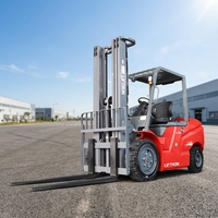 Montacargas Eléctrico Liftron CPD30L con Batería de Iones de Litio, Llantas Sólidas, Tracción Delantera - Equipo de Manejo de Materiales