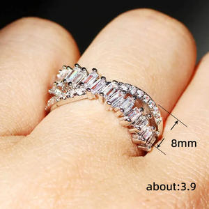 Anello di fidanzamento da donna Q222 con diamante taglio smeraldo, stile classico, fascia con diamante naturale per gioielli da matrimonio - Product Image 5