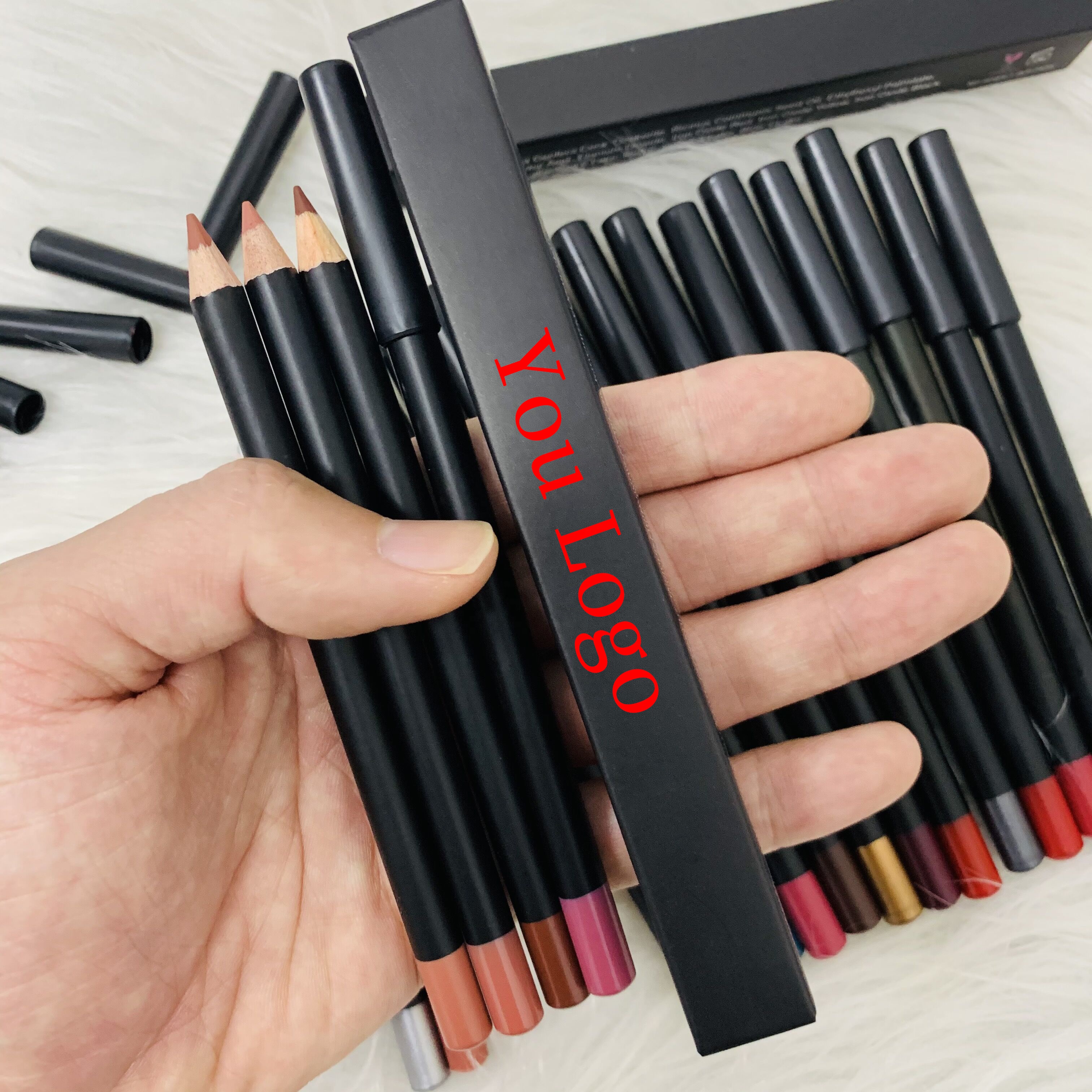 OEM Поставщик Пользовательские 19 видов цветов веганских материалов Водонепроницаемый Макияж для губ, частный ярлык высокого пигмент матовый тонкий лайнеры для губ Карандаш