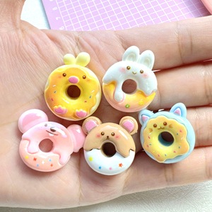 Accessori in Resina a Forma di Animali Cartoon e Ciambelle per Creazioni Fai-da-Te, Clip per Capelli, Cover per Telefoni, Magneti per Frigorifero, Ciondoli per Bottiglie d'Acqua - Vendita all'Ingrosso - Product Image 2