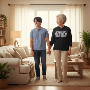 Camiseta de manga larga con estampado de My Daughters Boyfriend Is My Favorite Child - Product Image 1