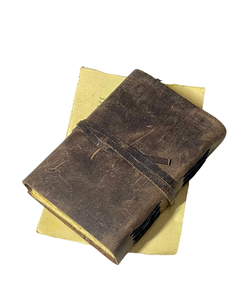 Carnet en cuir Soleil et Lune fait main, style vintage, avec couverture gaufrée, pages vierges pour écrire, dessiner, esquisser et prendre des notes - Product Image 3