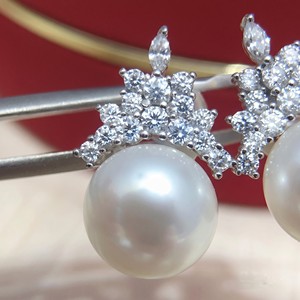 Boucles d'oreilles clous en perles de culture d'eau douce naturelles blanches de qualité AAAAAA 8-9 mm, collection Ice <span class=keywords><strong>Queen</strong></span> en argent sterling 925, modèle 2026 de luxe - Product Image 3