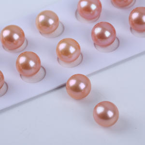 ผู้ผลิตขายส่งไข่มุกน้ำจืดรูปทรงกระดุมขนาด 12-13 มม. แสงสว่างดี กระจายแสง คุณภาพ 5A สำหรับทำสร้อยคอ DIY - Product Image 2