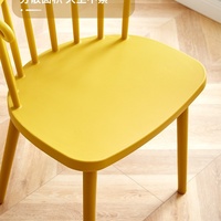 Chaise en plastique moderne et simple pour la maison, chaise de salle à manger, chaise Windsor créative et décontractée pour café