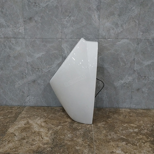 Coin public Design mural en céramique petite taille <span class=keywords><strong>urinoir</strong></span> automatique moderne hommes capteur <span class=keywords><strong>urinoir</strong></span> usine directement <span class=keywords><strong>vente</strong></span> pas cher prix - Product Image 5