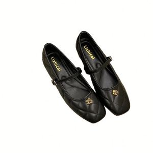 Zapatos Planos, Estilo Mary Jane con Peonía, Zapatos de Cuero Pequeños para Mujer, Color Negro - Product Image 1