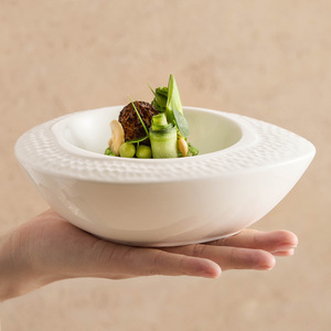 Plato de Cerámica Moderno Minimalista con Acabado Brillante en Forma de Huevo, Vajilla Blanca de Alta Gama para Hotel, Plato Artístico para Postre - Product Image 4