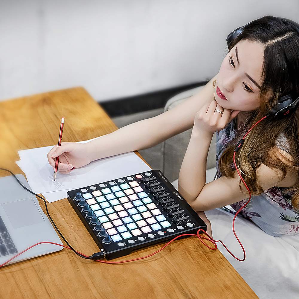 WORLDE PAD48 - Portable MIDI Drum Pad Controller with 48 Pads