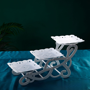 Soportes Redondos Profesionales <span class=keywords><strong>de</strong></span> Metal Dorado para Pasteles con Bases <span class=keywords><strong>de</strong></span> Espejo para Exhibiciones <span class=keywords><strong>de</strong></span> Postres en Mesas <span class=keywords><strong>de</strong></span> Bodas <span class=keywords><strong>de</strong></span> Lujo - Product Image 4