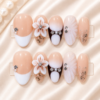 Faux ongles press-on amande rose nude et blanc, faits main, avec fleurs 3D, perles et strass, style French Manucure, personnalisables avec LOGO, vente en gros