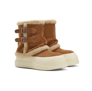 Botas de Invierno Cálidas con Plataforma Gruesa para Mujer, Parte Superior de Gamuza, Ribete de Piel Sintética, Doble Hebilla Metálica, Botas de Nieve GG a Media Pantorrilla - Product Image 1