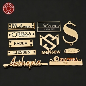 Étiquettes de vêtements personnalisées en métal avec logo en relief, rectangulaires, découpées au laser, pour la marque de vêtements - Product Image 2