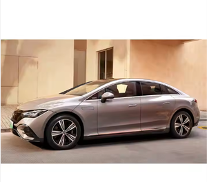 El modelo 2024 de Ben <span class=keywords><strong>Z</strong></span> EQE, un vehículo eléctrico popular en los Emiratos Árabes Unidos, es un modelo de tracción en las 4 ruedas con un alcance de 613 kilómetros. - Product Image 3