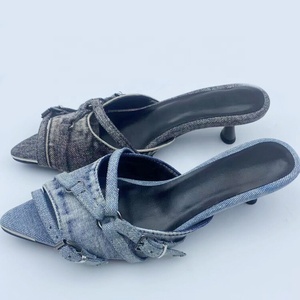 Mules en denim à talons bas pour femmes, à bout ouvert, à brides croisées, sandales habillées, mules à bout pointu pour le bureau - Product Image 2