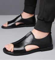 Nouvelles sandales décontractées pour hommes 2026 en cuir microfibre spécial, respirantes, antidérapantes et ajourées, idéales pour la plage