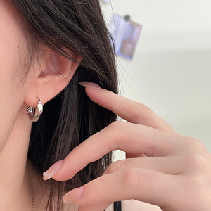 Pendientes de Aro de Plata de Ley S925, Geométricos, Circulares, en Forma de U, Chapados en Oro de 24K, Chapados en Oro Blanco, para Uso Diario - Product Image 2