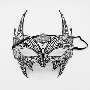 Maschere per feste veneziane da <span class=keywords><strong>donna</strong></span> Fashion Black Metal Laser-cut Dress <span class=keywords><strong>Costume</strong></span> show Wedding Masquerade Half Face Mask - Product Image 6