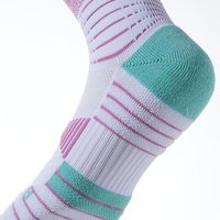 Chaussettes personnalisées en coton respirant de haute qualité et bon marché pour hommes Chaussettes de sport athlétiques hautes pour hommes
