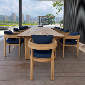 Ensemble <span class=keywords><strong>de</strong></span> <span class=keywords><strong>table</strong></span> à manger en teck d'extérieur avec fauteuils en bois massif et coussins bleu marine pour hôtels, stations balnéaires, restaurants, <span class=keywords><strong>jardin</strong></span>, patio, meubles d'extérieur - Product Image 6