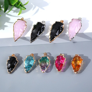 Colgante de piedras de cristal en forma de corazón, degradado colorido, técnica de incrustación de borde dorado galvanizado, abalorios de collar DIY - Product Image 2