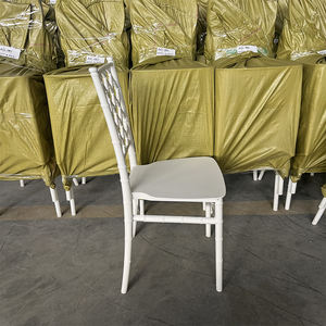 Fabrication chinoise, vente en <span class=keywords><strong>gros</strong></span>, chaises de restaurant en PP blanches bon marché pour lui et elle, chaises en plastique Chavari pour événements - Product Image 3