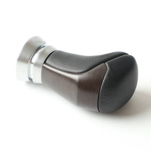 Pommeau de levier de vitesse en cuir ergonomique pour Toyota Highlander avec base - Product Image 1