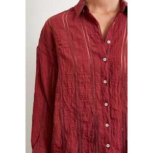 เสื้อเชิ้ตลายทางผ้าออร์แกนซ่าผู้หญิง สีเบอร์กันดี ลำลอง ใส่ได้ทุกวัน ผ้าบางเบา ดีไซน์ยับย่น - Product Image 2