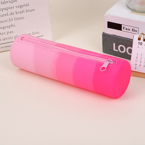 Étui à crayons créatif en silicone avec dégradé de couleurs, trousse à crayons mignonne pour étudiants - Product Image 2