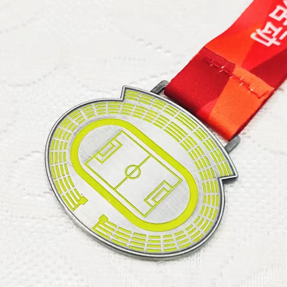 Бесплатная дизайнерская 3D Золотая Серебряная бронзовая медаль медалла из цинкового сплава Спортивная сувенирная медаль пустая футбольная изогнутая медаль с лентой