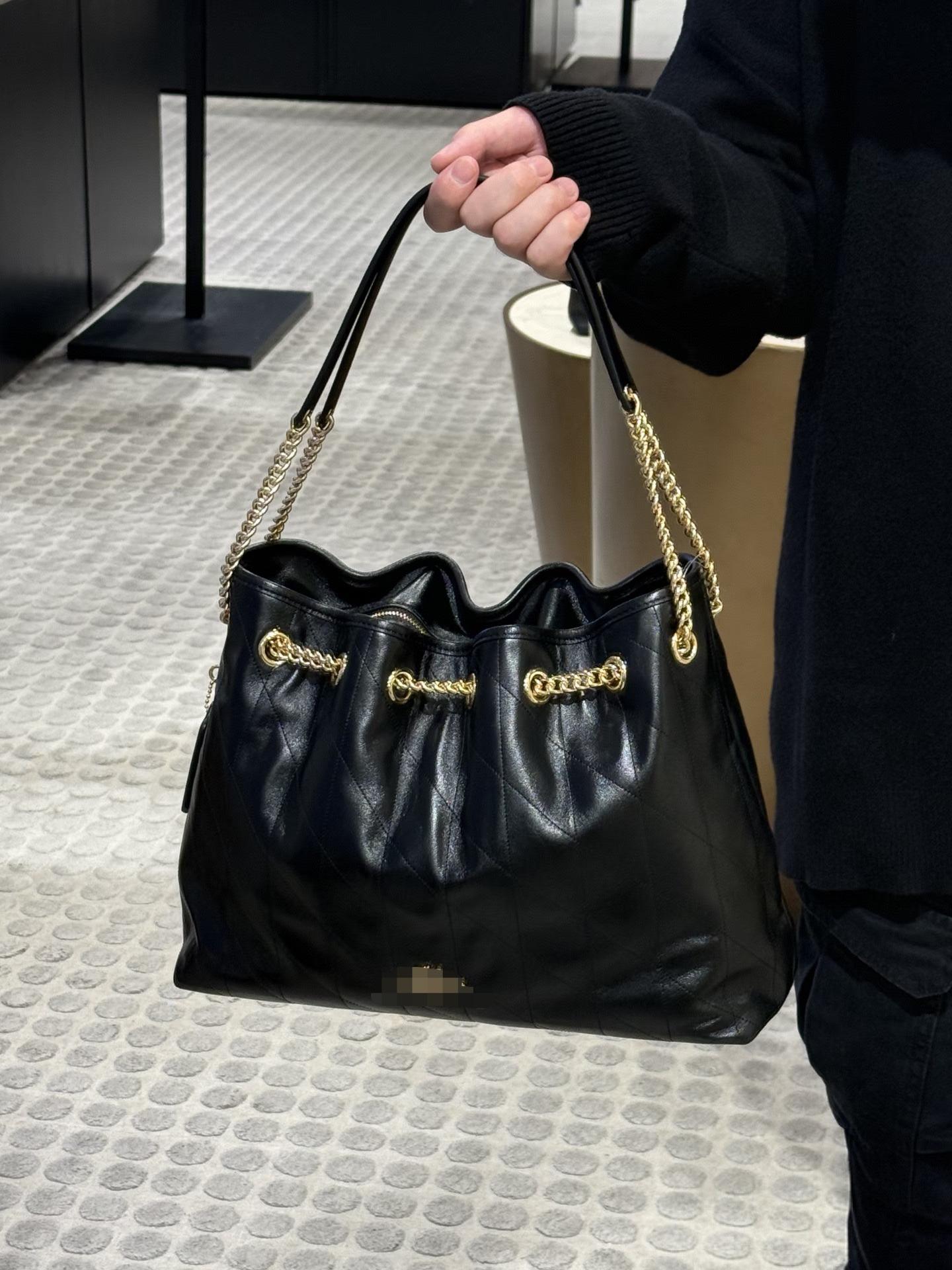 สีดำขนาดกลาง